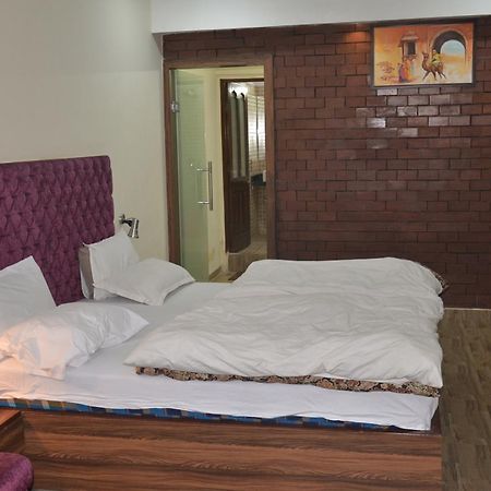 Hotel Khajuraho Regency Бхопал Экстерьер фото